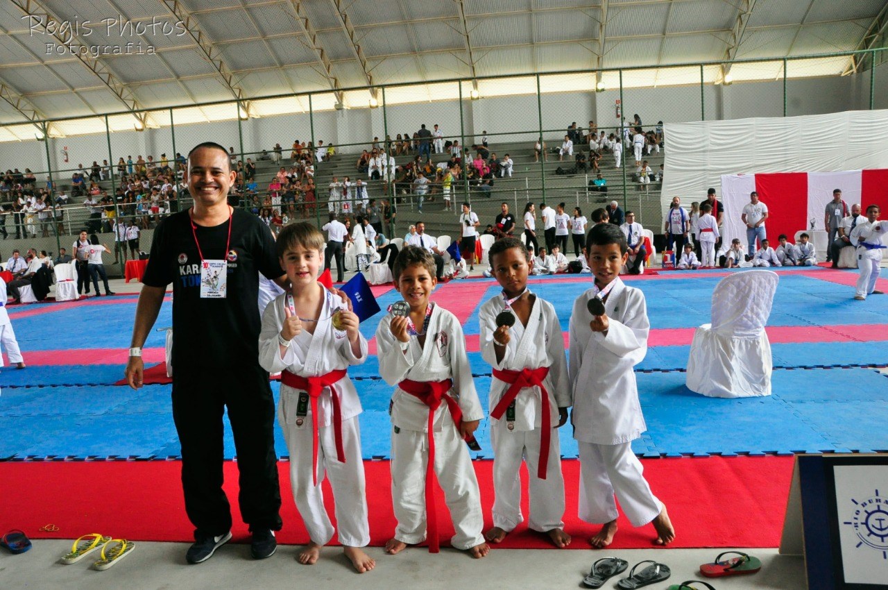 Camacã: Atletas conquistam medalhas na 10ª Copa Cacau de Karatê em Porto Seguro com apoio da Prefeitura